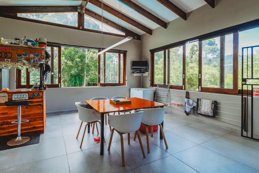 4 Bedroom Property for Sale in Twee Rivieren Western Cape